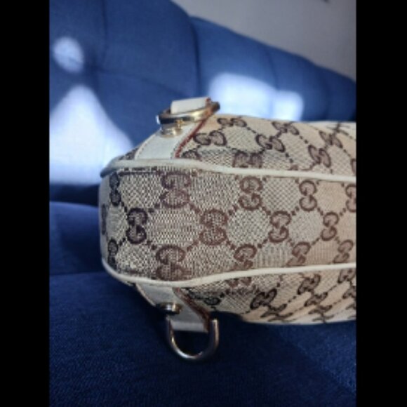 Gucci Handbag - Picture 2 of 6